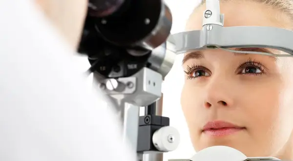 Okulista, optometrysta, optyk: Do kogo iść z problemem ze wzrokiem?